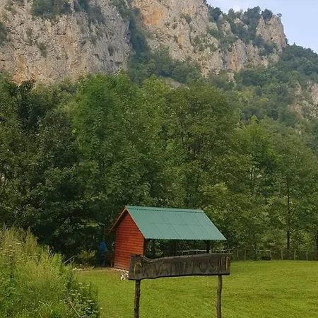 Campingplatz Kamp Na Uni *